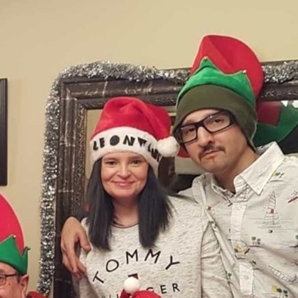 Meet your Posher, Stephanie - Picture 1 of 4